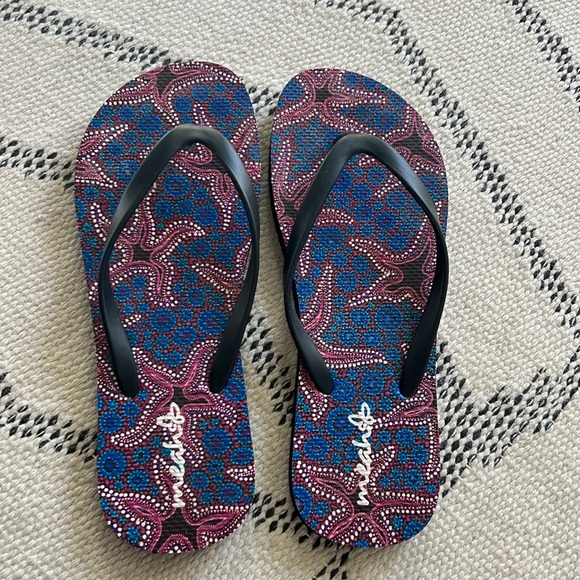 Women’s rubber Meah flip flops worn once - size 9/10 - Picture 1 of 4